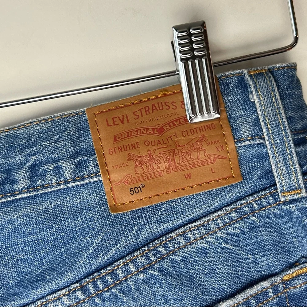 Levi's‎ 501 Distressed Button Fly Blue Jeans 30